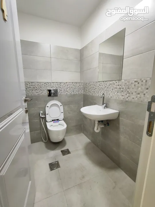 New unfurnished apartment for rent in Ramallah, Al-Tira