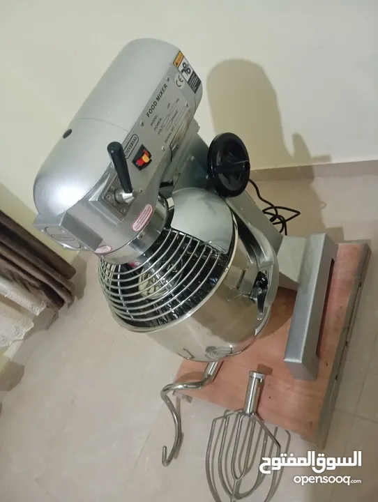 معدات مخبز ومعمل حلويات للبيع