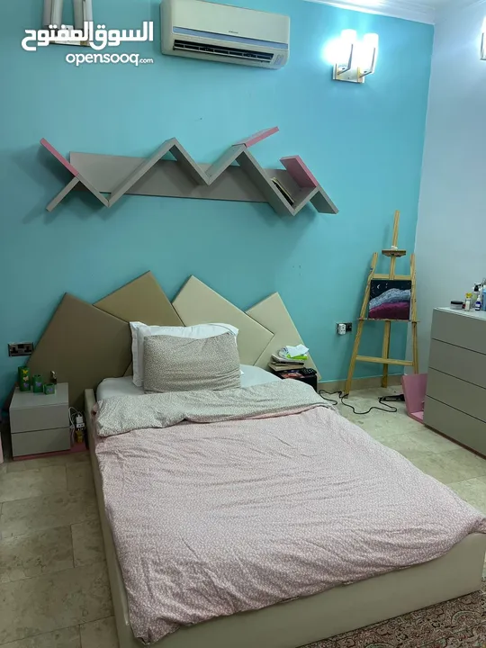 غرفه نوم للبيع بناتية مستعمله نظيفه جداً