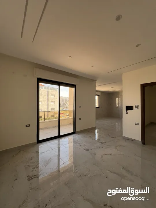 شقق مميزة للبيع 250 متر في ارقى مناطق شمال عمان شفابدران متوفر طابق اول وطابق أرضي وأخير مع روف مميز