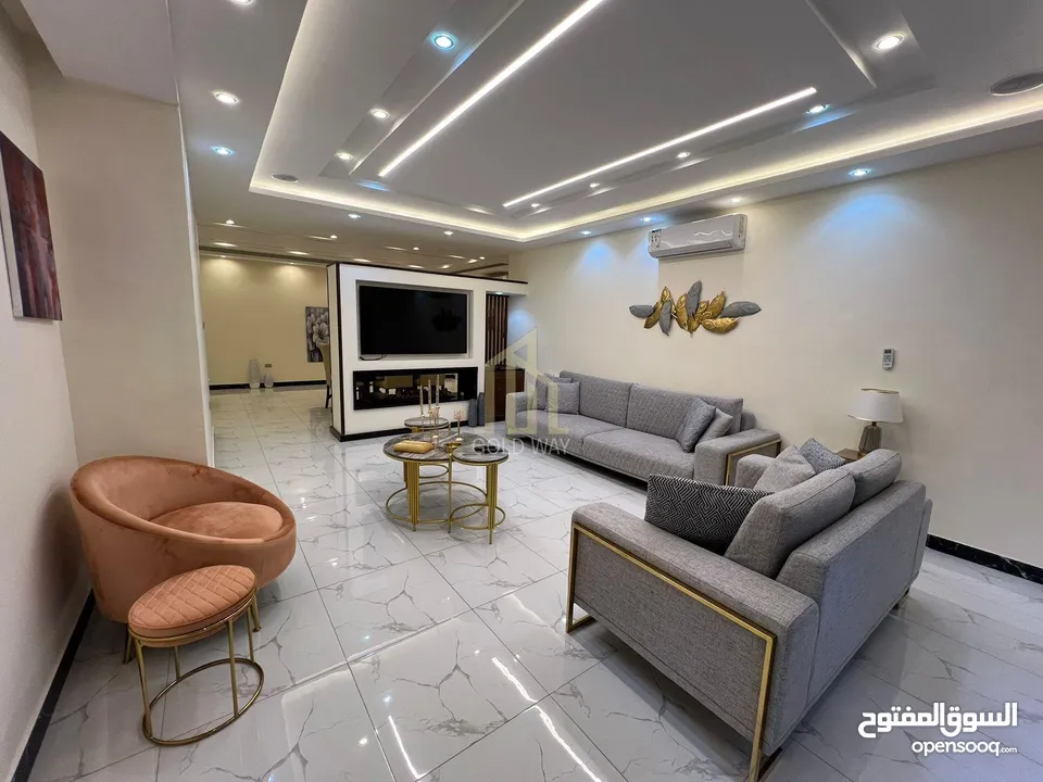 شقة مميزة للبيع طابق شبه أرضي 180م داخلي/ 130م خارجي في أجمل مناطق عبدون / ref 9356