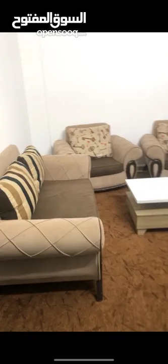 طقم كنب خشب زان 7 مقاعد بحاله ممتازه
