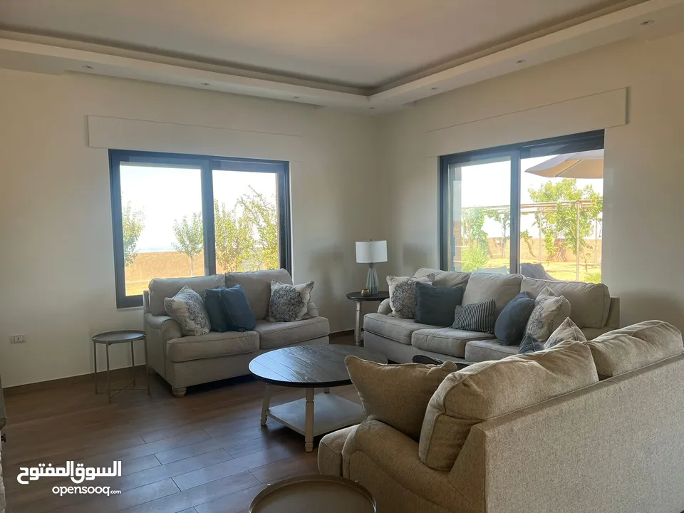 فيلا - مزرعة مميزة للبيع في السلط