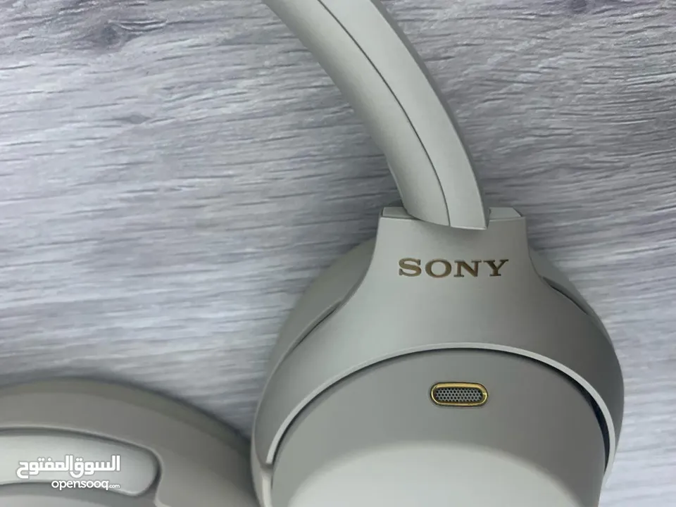 جديد بدون كرتونه sony WH-1000xm3