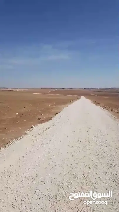 مادبا بجانب الجامعة الامريكيةمباشرة قطعة زراعيةمميزة بسعر 18 الف الدونم وبمساحة 3750متر واصل الخدمات