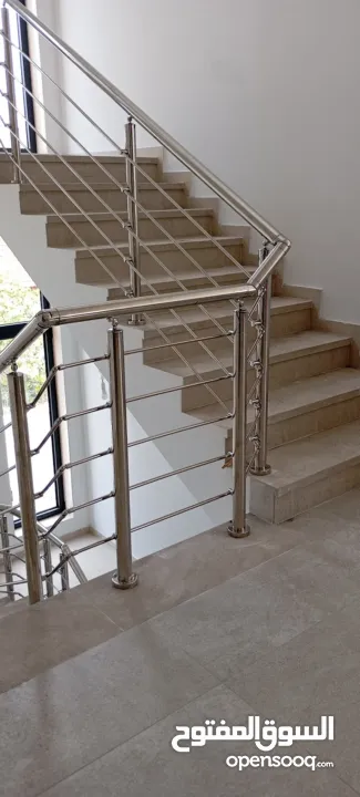 زجاج وألمنيوم