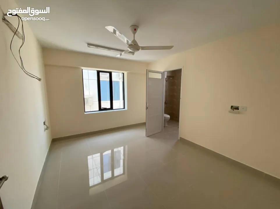 شقة سكني تجاري للايجار في المعبيلة شامل مياه و انترنت مجانأ -  commercial resed for rent in Mabilla