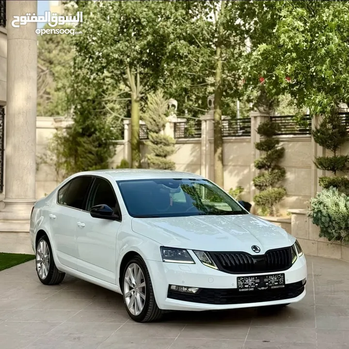سكودا اوكتافيا صالون 2018