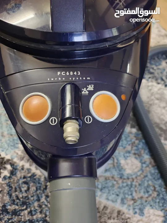 مكنسة fc6843 من شركة philips الشهيره مكسنه قويه وهادئه 1500W وقوة سحب 300W كحد اقصى