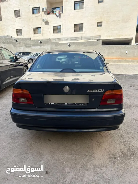BMW 5201 موديل 2002
