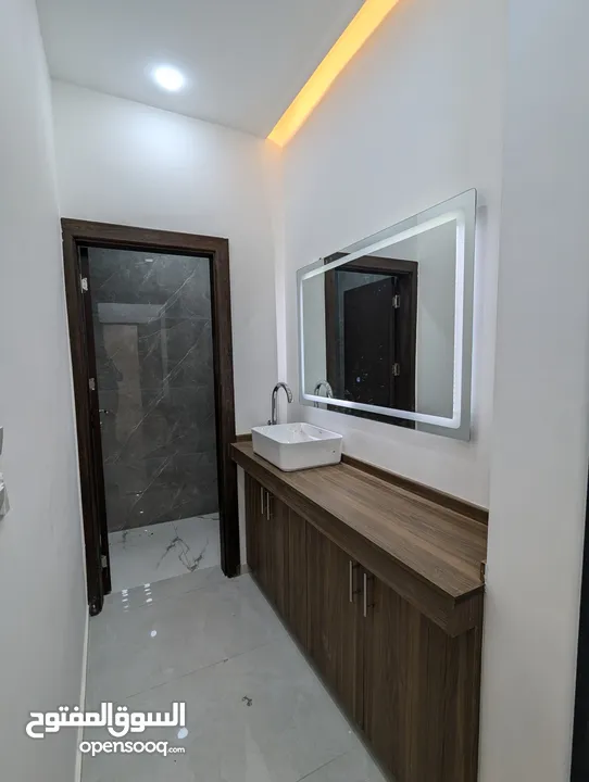 شقة فاخرة جدا و راقية طابق اول