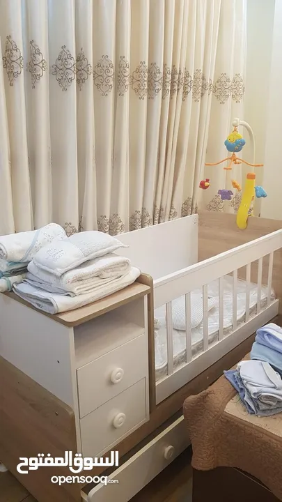 تخت بيبي مريح وأنيق – راحة وأمان لطفلك
