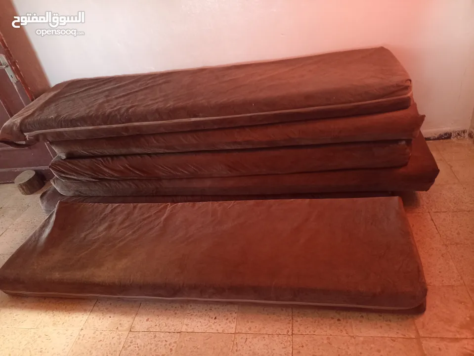 فرشة اسفنج عدد6 بحال الجديد  فرش جديد