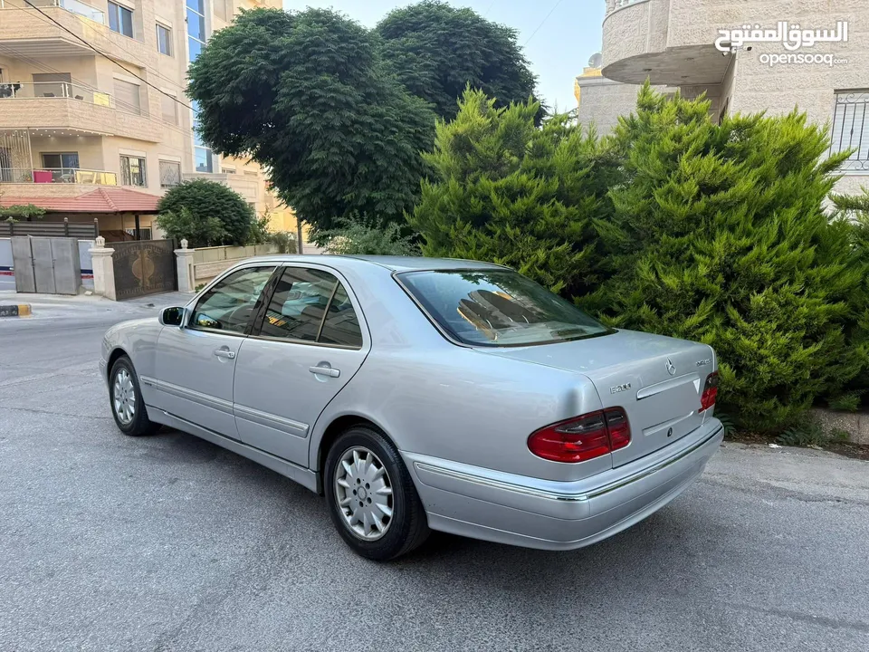 مرسيدس بنز قرش ونص بحاله الشركه