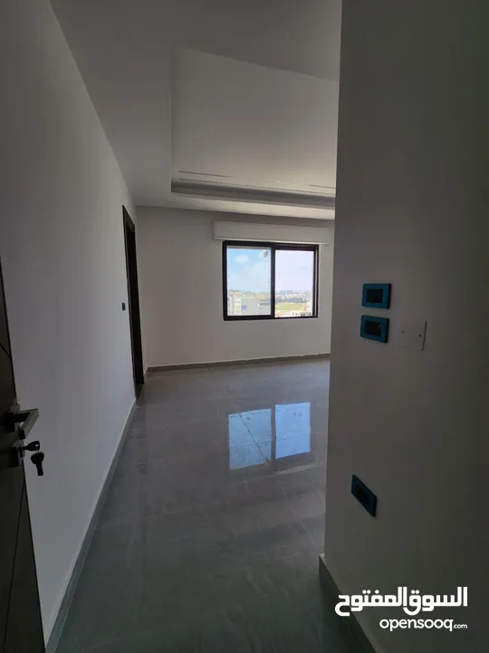 شقة فارغة للبيع بالقرب من دير غبار - ref : 14588