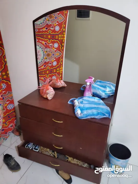 سرير نفر سويدي مستخدم نظيف + ثنتين تسريحات مستخدم نظيف