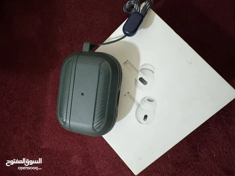 سماعات أذن لاسلكية Apple AirPods Pro (الجيل الثاني) مع خاصية إلغاء الضوضاء النشطة وشحن USB-C