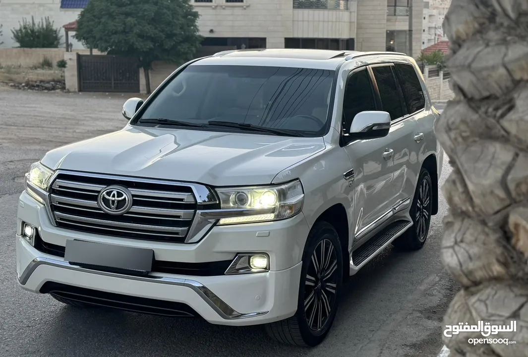 Toyota Land Cruiser 2016 Gx-r 5700CC V8 بحالة الوكالة الفحص: 7 جيد بدون ملاحظات