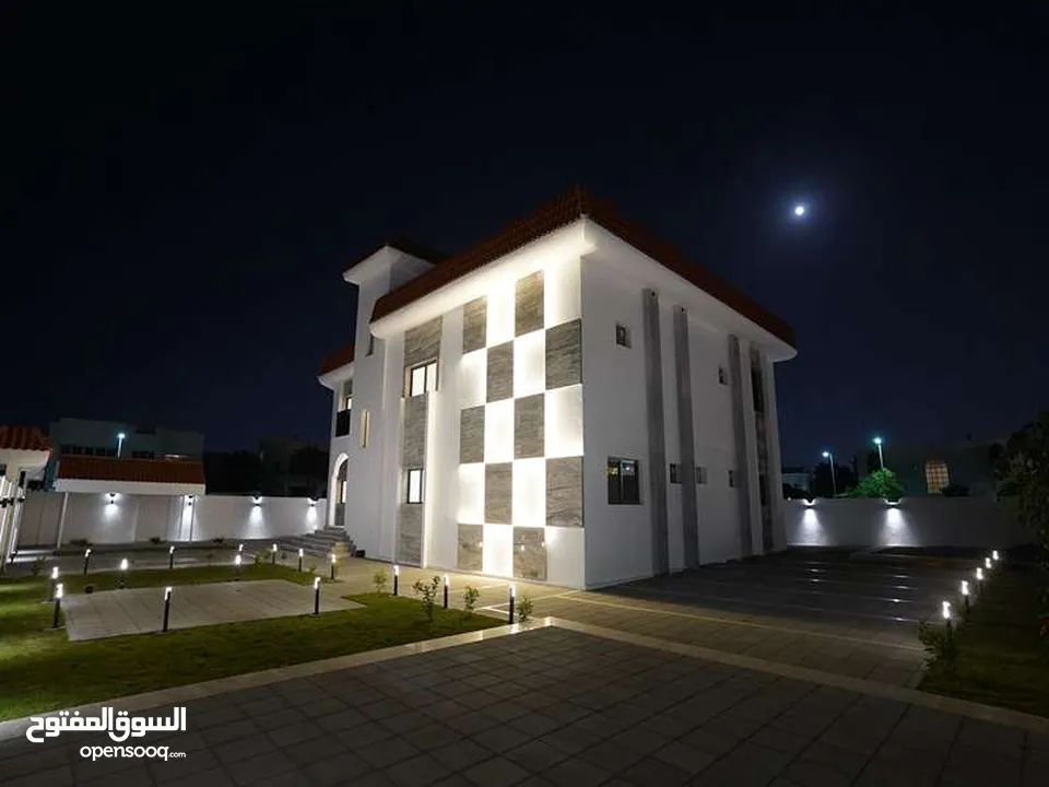 للبيع فيلا 7غرف.بمنطقه شرقان . لوكيشن مميز.مساحه واسعه .استلام فورى.