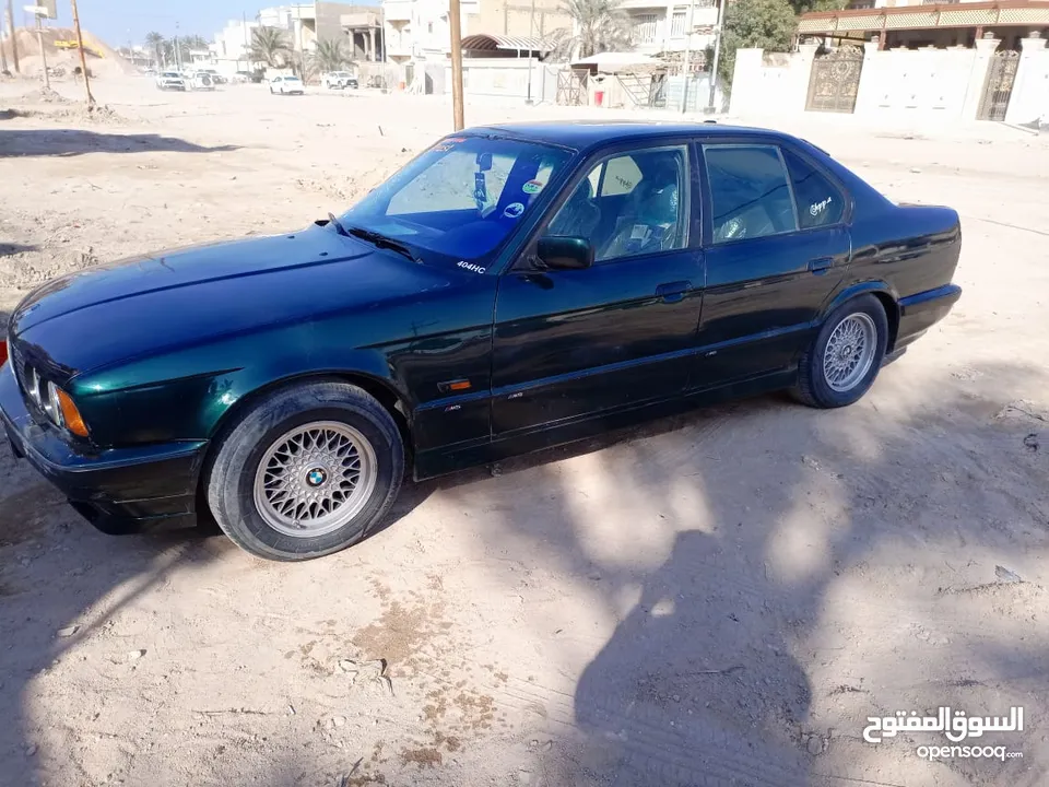 السلام عليكم Bmw للبيع رقم اربيل الون زيتوني السياره جاهزه ونضيفه