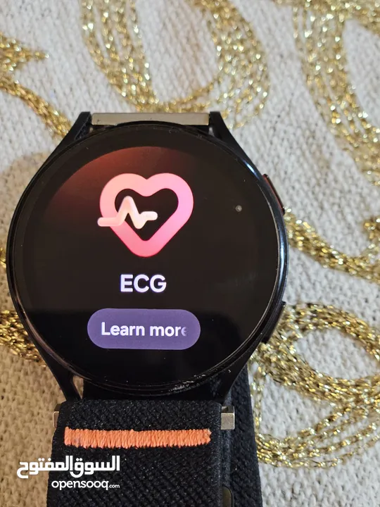 ساعة ذكيه من نوع سامسونج جالكسي ووتش 5  بحاله ممتازه مع الشاحنgalaxy watch 5