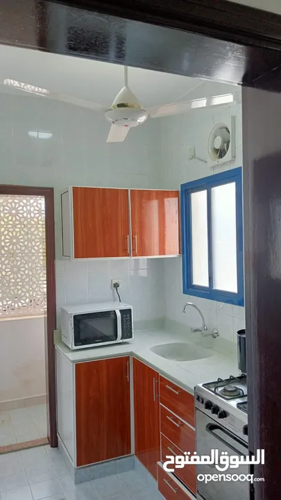 شقة مفروشه بالغبرة غرفه وصاله Furnished apartment in Ghubrah, room and hall