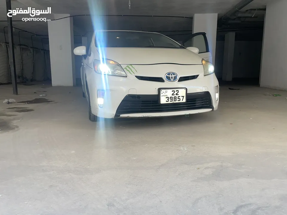 تويوتا بريوس بيرسونا مميزة 2013 للبيع كاش فقط