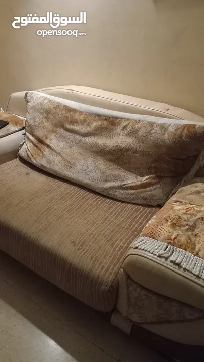 طقم كنب للبيع بسعر مغري