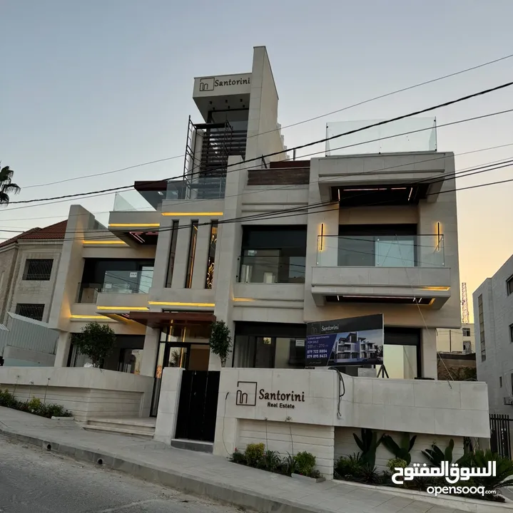 طابق ارضي 250 م +160 حديقه و ترس عبدون بقرب سفاره اوكرانيا و تاج مول تشطيبات فندقي فخمه حديثه