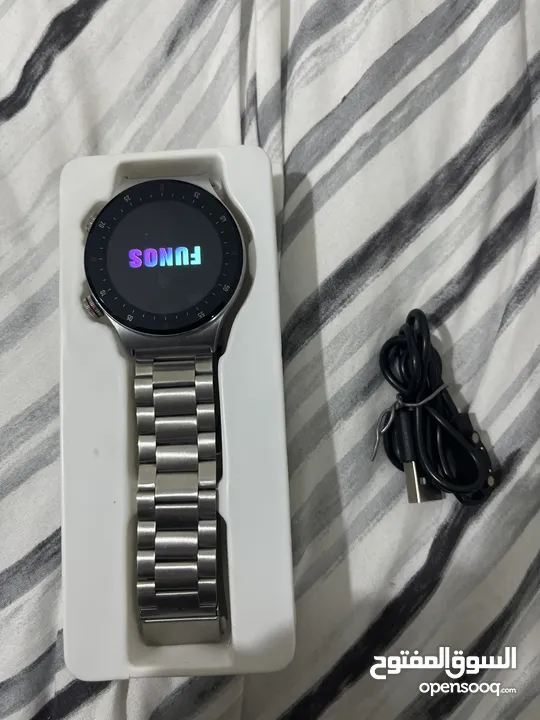 ساعة smart watch