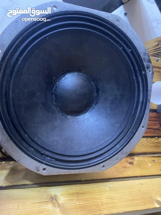 سماعات للبيع
