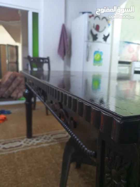 طاولة سفره مستخدمه استخدام بسيط