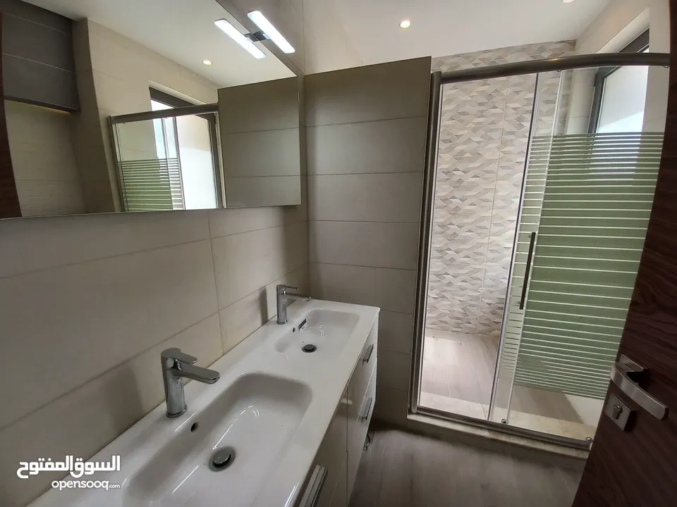 شقة غير مفروشة للإيجار 420م2 ( Property 12999 )-175073071