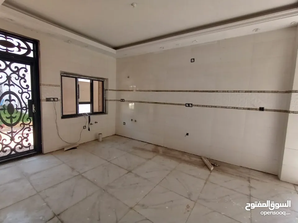 بيت تجاري سكني للإيجار في حي المهندسين