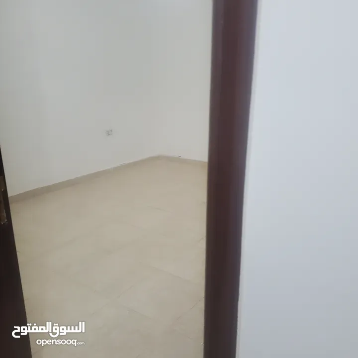 3 شقق باقي من المشروع السلط منطقة اسكان المهندسين شقق سوبر ديلوكس شبه ارضي موقع ممتاز أبراج البلقأ