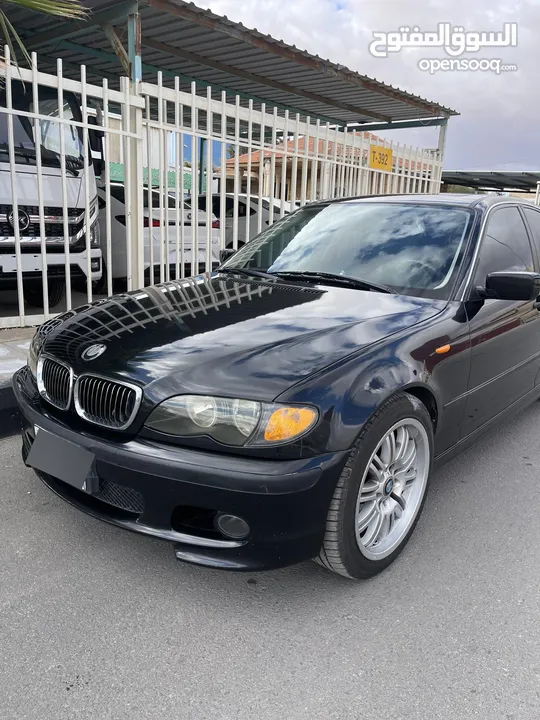 BMW e46 318 2001  بحالة ممتازة جدا