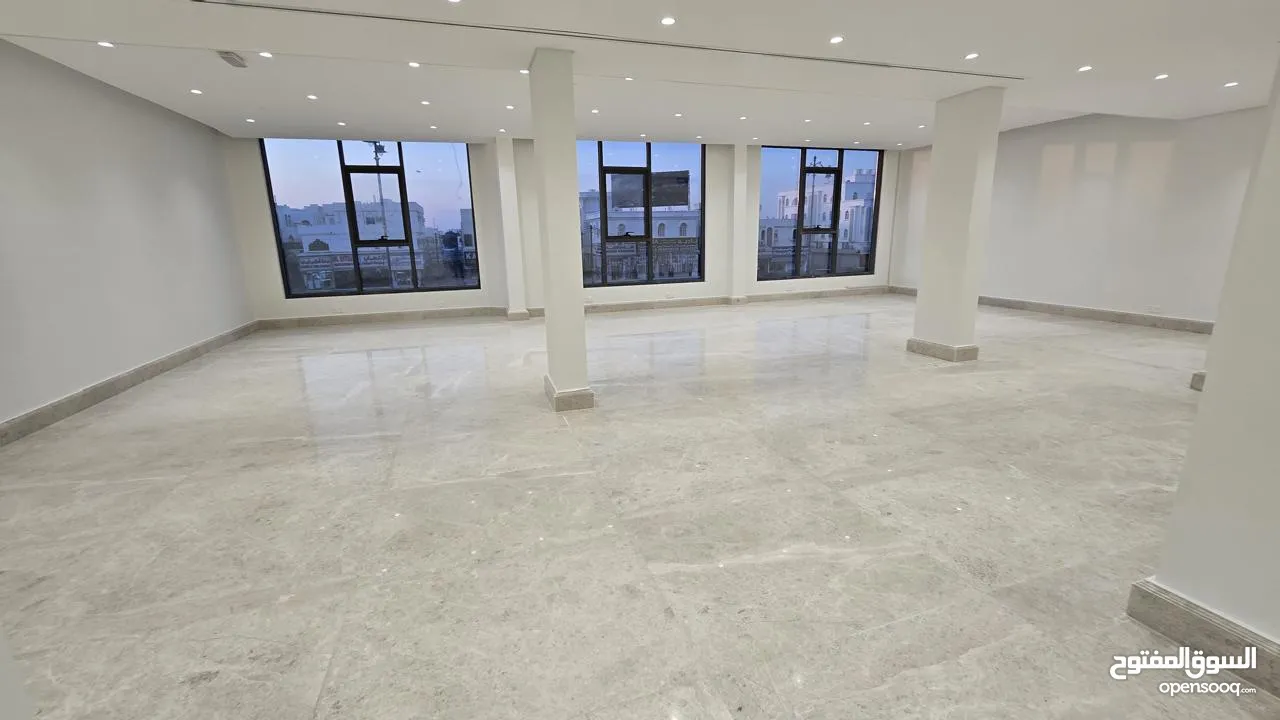 Prime Commercial Space in Al Khoudh Souq! !مساحة تجارية مميزة في سوق الخوض