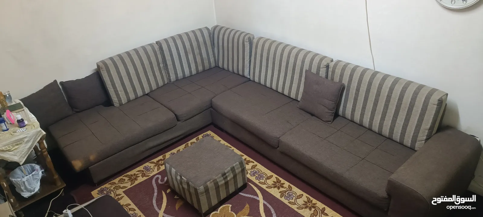 طقم كنب كورنر للبيع ب 100 دينار