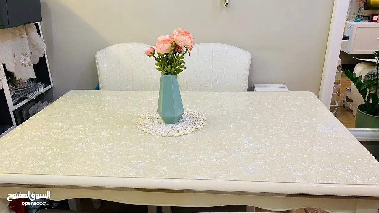 4 Seater Dining Table White Color
