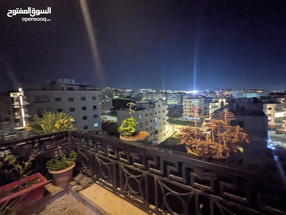 شقة بمنطقة المدينة الرياضية مساحة 157 متر بسعر مغري تدفئة راكبة ،كراج خاص، مصعد، مطبخ راكب