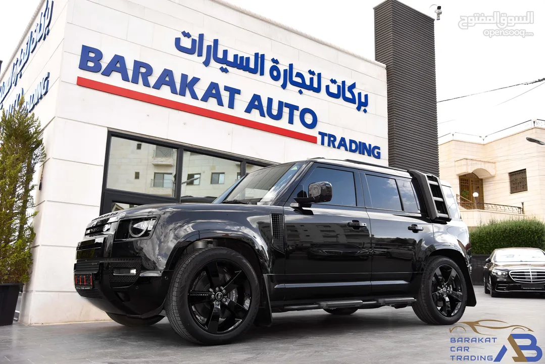 لاند روفر ديفندر بنزين بلاك ايديشن 2023 Land Rover Defender 110 P400 X-Dynamic SE Black Edition