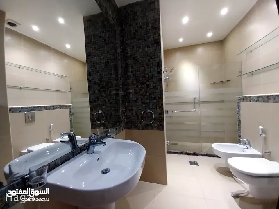 شقة للايجار في عبدون  ( Property 34968 )