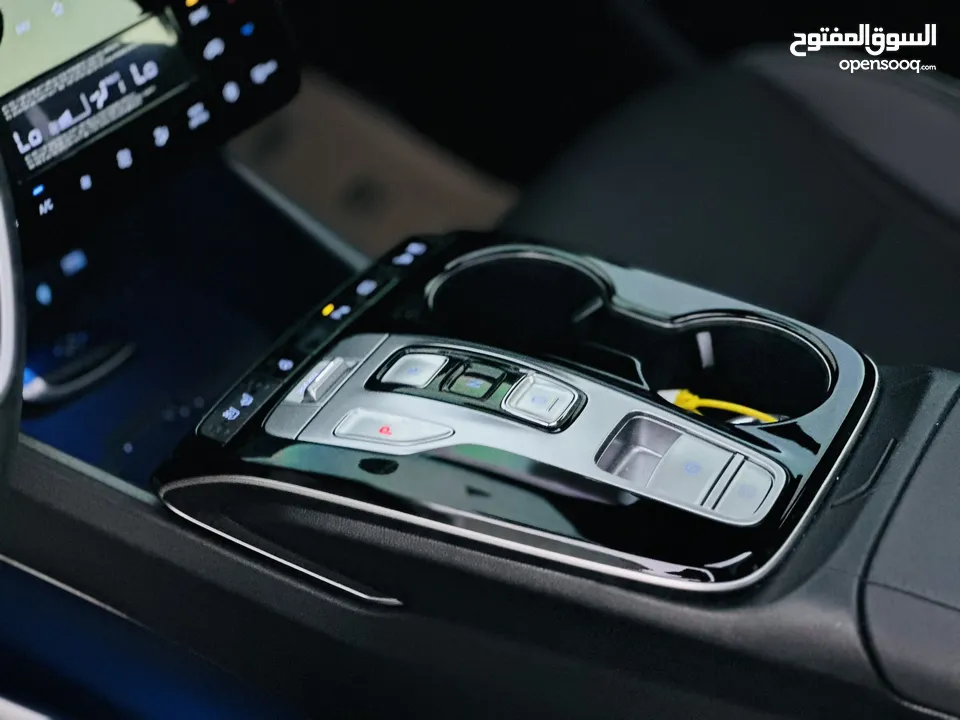 هونداي توسان/2024  فل الفل فتحة سقف بانوراما  2x4 ///240Hp بنزين + كهرباء  ( Haybrid) 1600cc