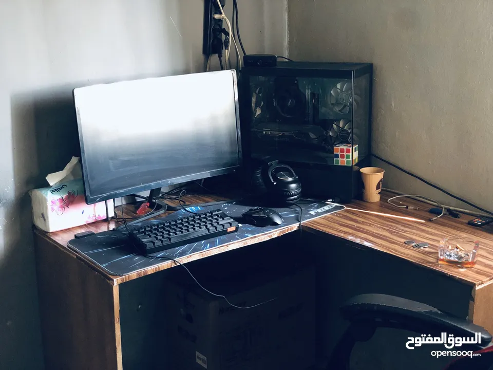 Pc كامل.  للبيع