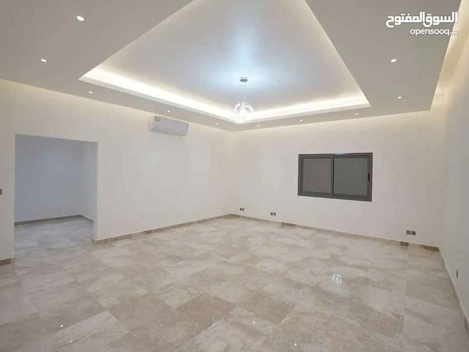 للبيع فيلا 7غرف.بمنطقه شرقان . لوكيشن مميز.مساحه واسعه .استلام فورى.