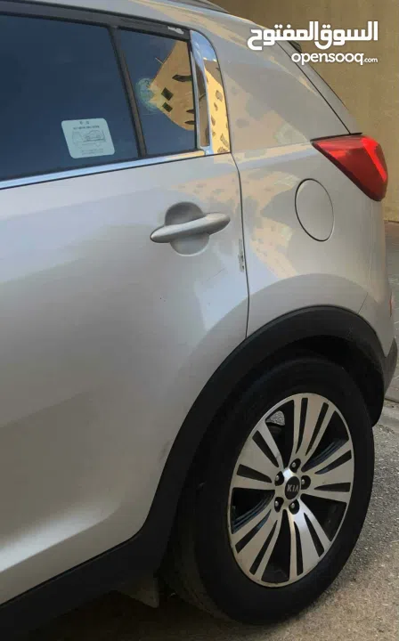 سبورتاج 2015 في الرخصة فل ما عدا فتحة فحص نخب دهان 3 قطع فقط للبيع ع الكاش فقط او بدل