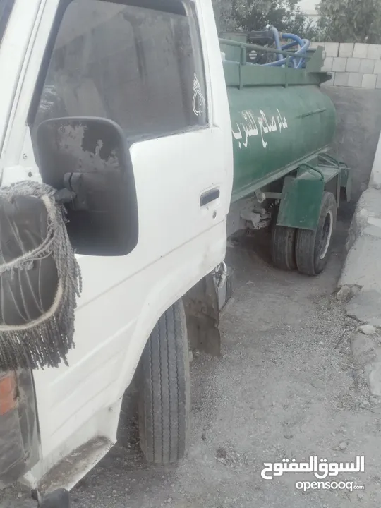 تنك ماء صالح للشرب