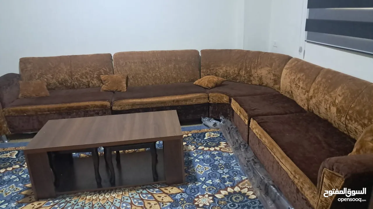 طقم كورنر 10 مقاعد بحالة جيدة جداً للبيع