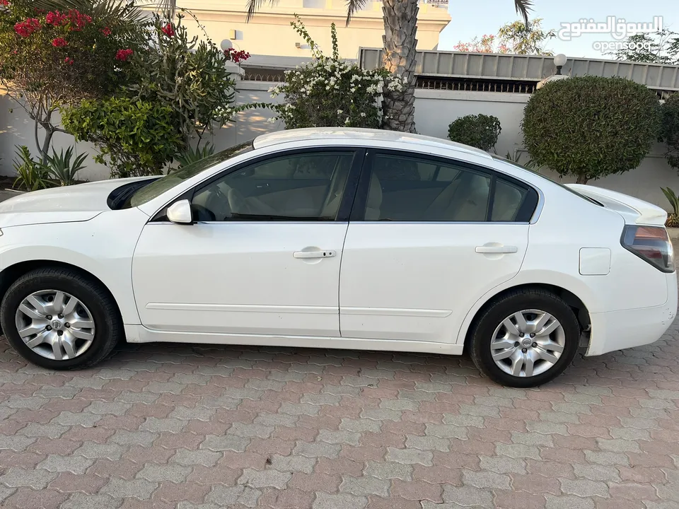 Nissan Altima  2012