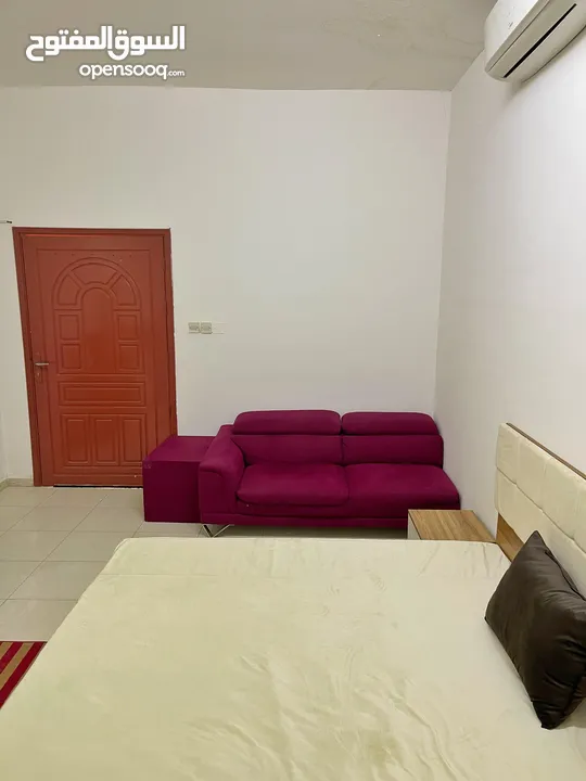 لدينا غرف استديوهات وشقق في مواقع مختلفه  We have studios and apartments in different locations.